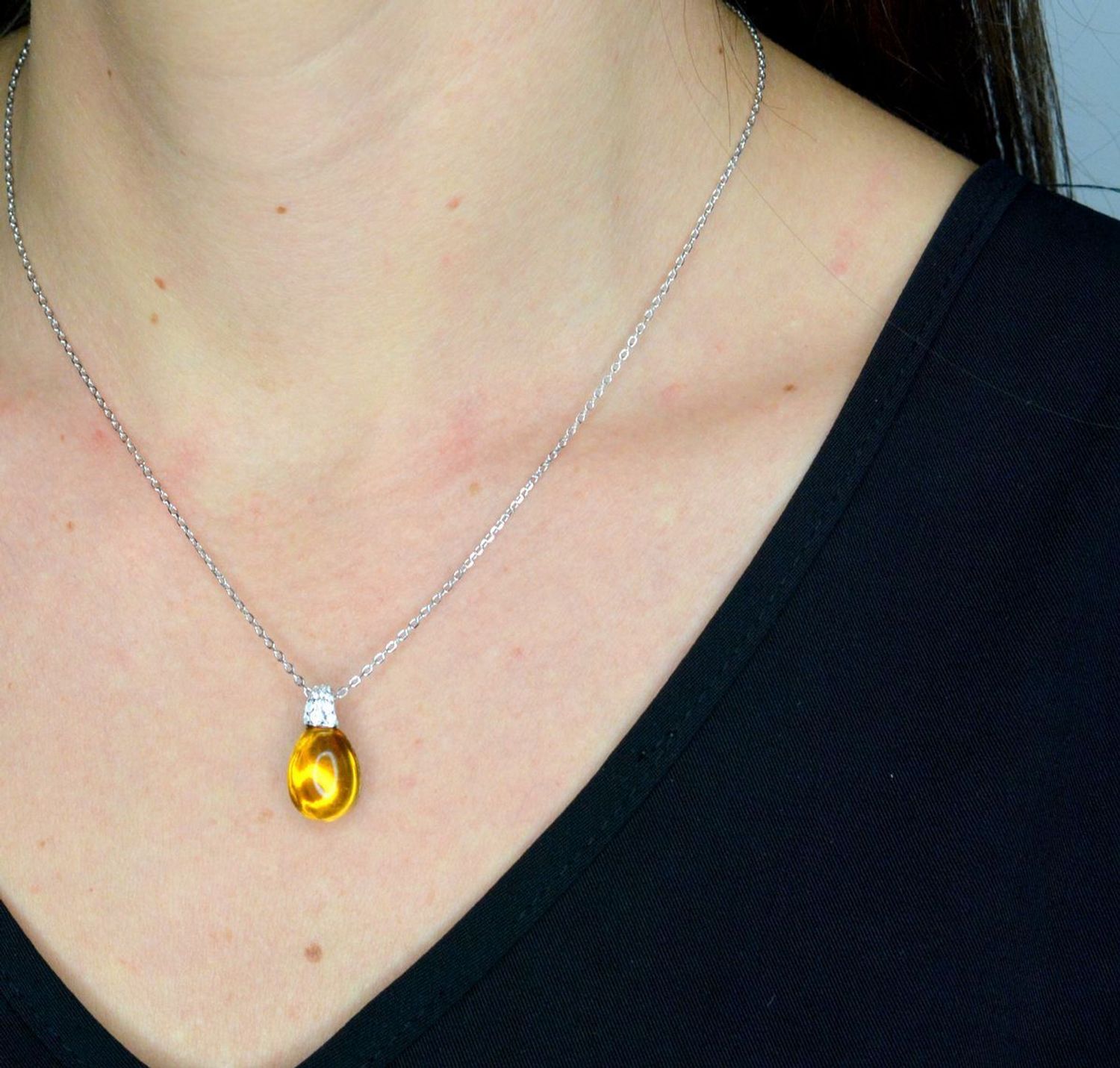 Naszyjnik damski srebrny 925 z kamieniem w kolorze bursztynu Nomination Myradiance 241508 040.png